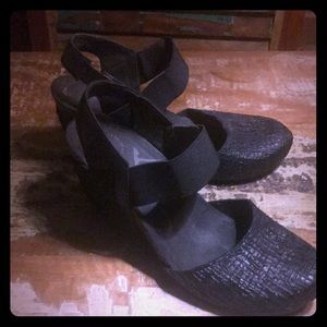 Otbt black wedges